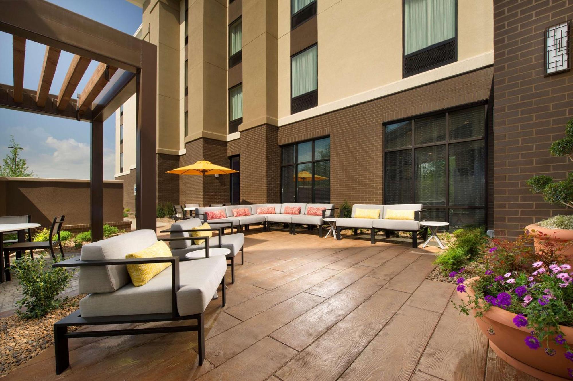 Hotel Hampton East Hurstbourne 3*